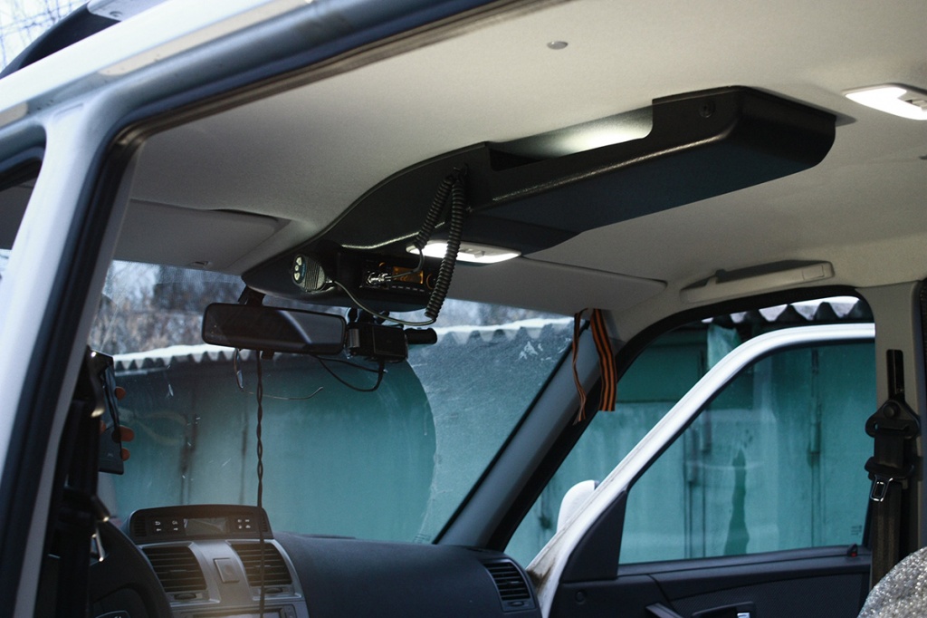 Консоль потолочная для установки р/c УАЗ Патриот рестайлинг 2014, вырез под р/c 140х40 мм, черная.jpg